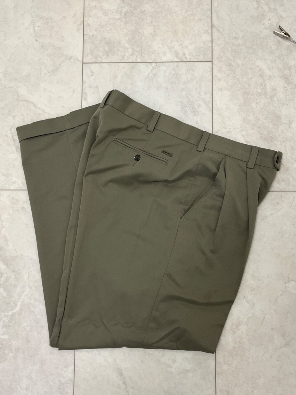 Men's IZOD Green Pants 36W x 30L - Picture 1 of 15